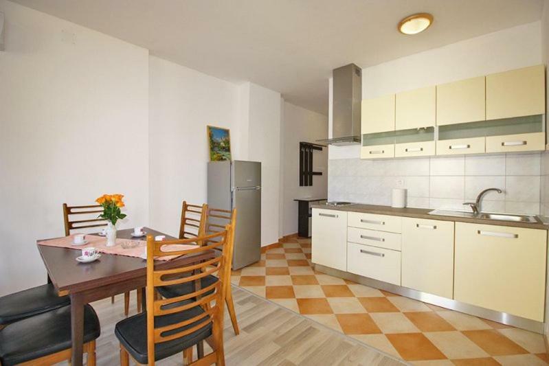 Ferienwohnung Apartman Petra Fažana Exterior foto